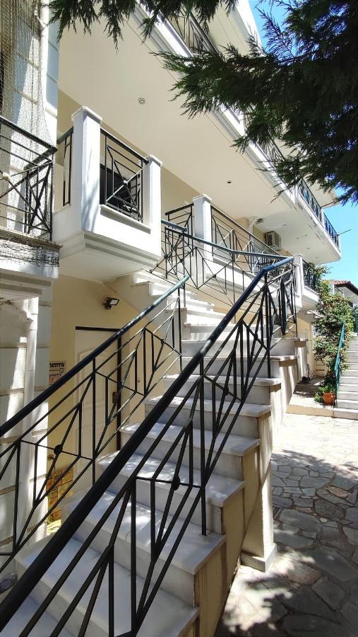 The Golden Guest House Peraía المظهر الخارجي الصورة
