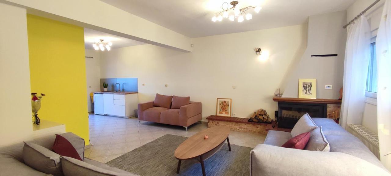 The Golden Guest House Peraía المظهر الخارجي الصورة